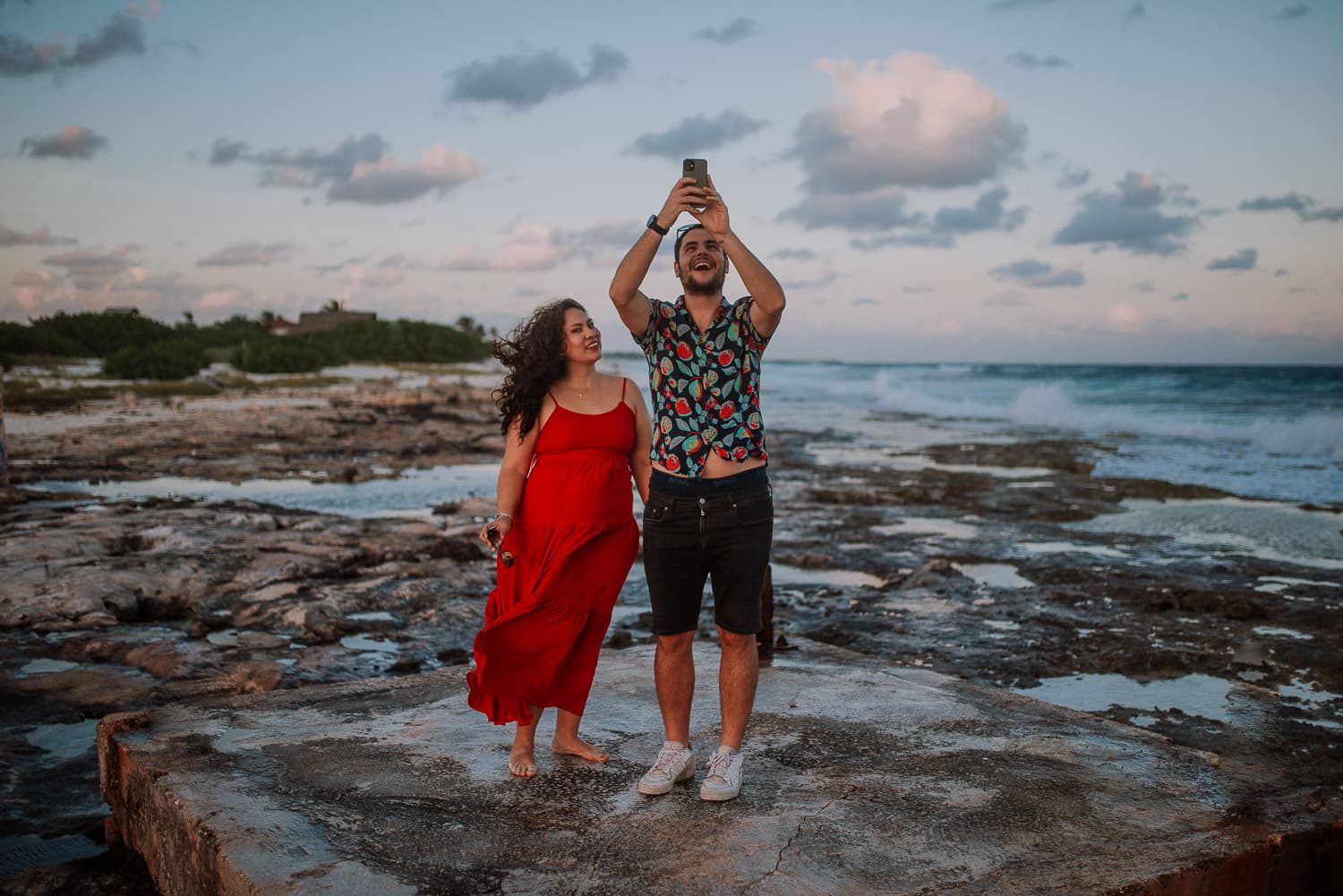Fotografía de save the date en Cancun por fotógrafo de bodas destino en México
